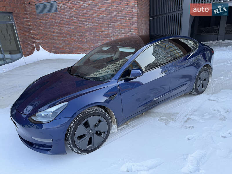 Седан Tesla Model 3 2023 в Днепре