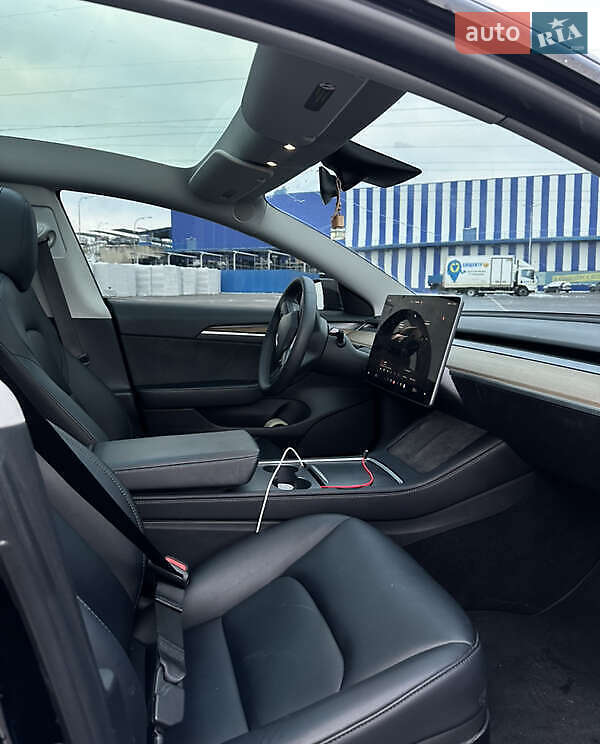 Седан Tesla Model 3 2021 в Киеве