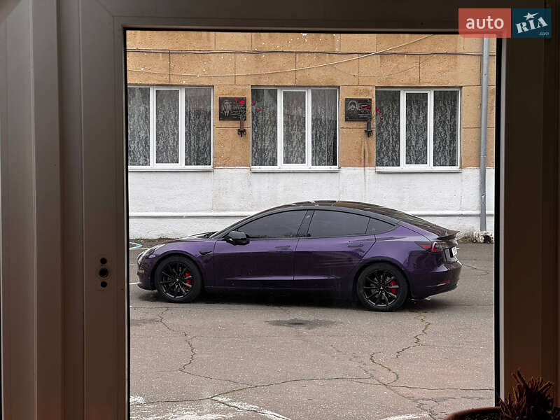 Седан Tesla Model 3 2018 в Черноморске