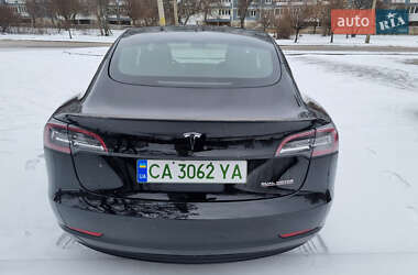 Седан Tesla Model 3 2021 в Черкасах