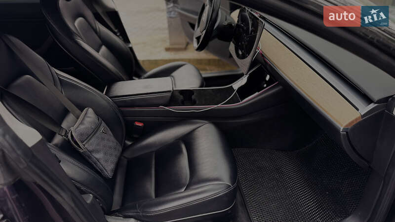 Седан Tesla Model 3 2018 в Черноморске