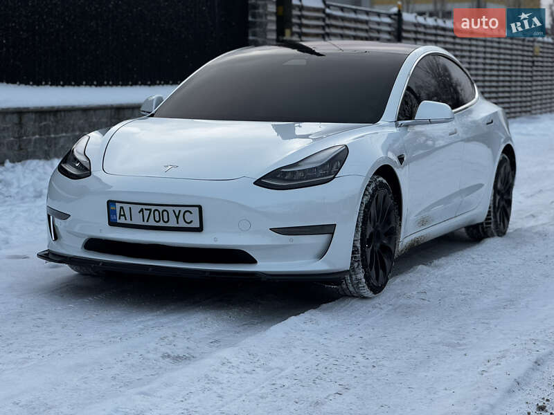 Седан Tesla Model 3 2019 в Киеве