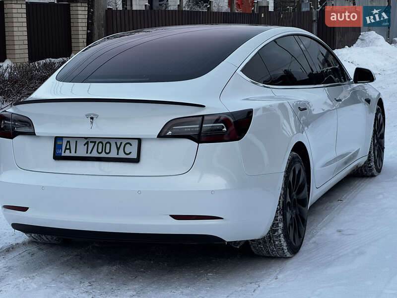 Седан Tesla Model 3 2019 в Киеве