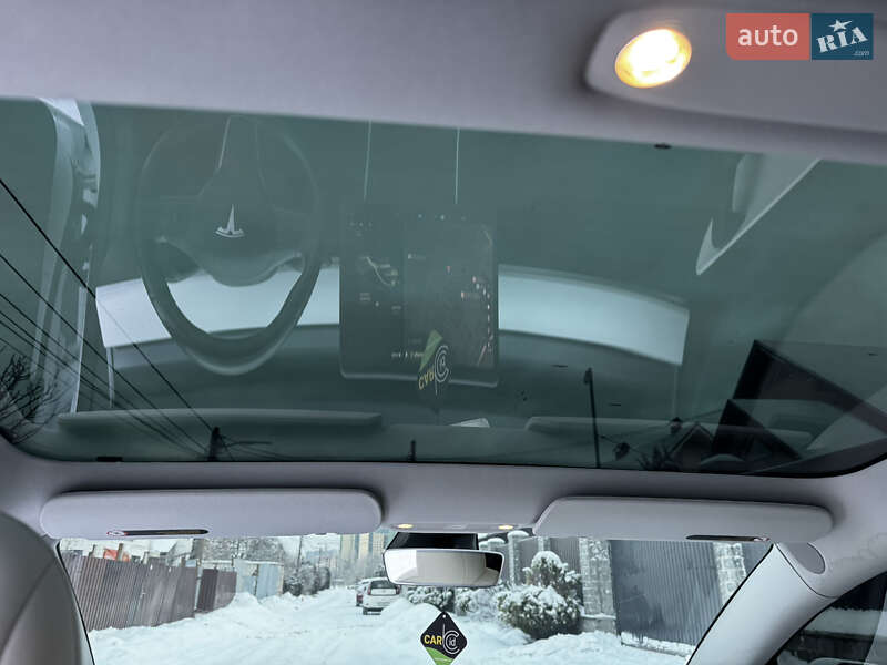 Седан Tesla Model 3 2019 в Киеве