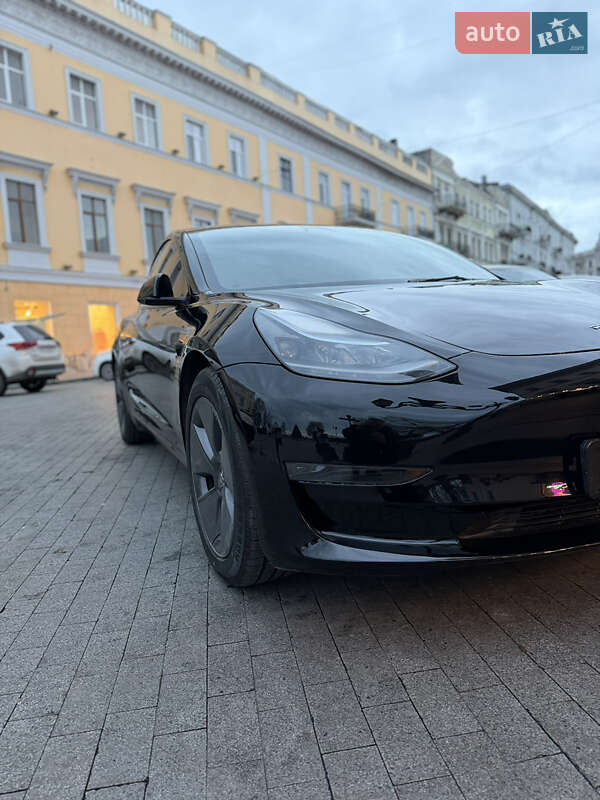 Седан Tesla Model 3 2023 в Одессе