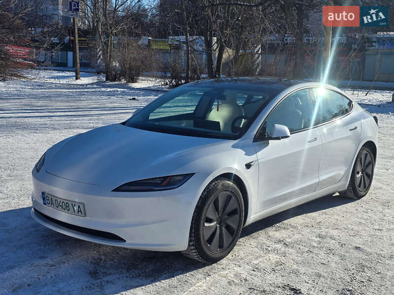 Седан Tesla Model 3 2025 в Кропивницькому
