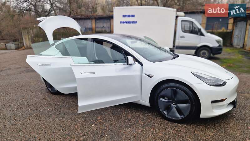Седан Tesla Model 3 2020 в Киеве фото 8 Седан Tesla Model 3 2020 в Киеве