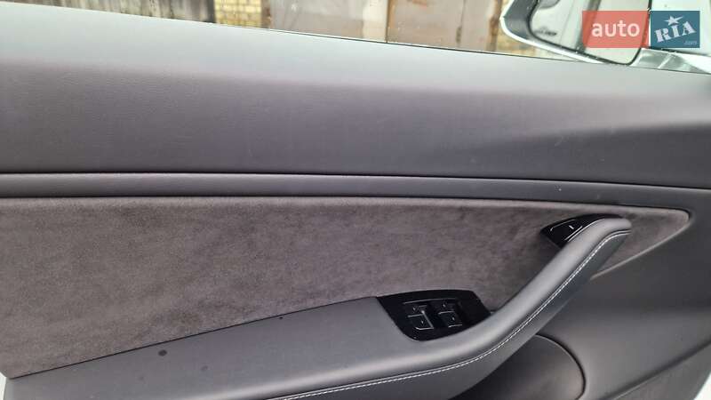 Седан Tesla Model 3 2020 в Киеве фото 18 Седан Tesla Model 3 2020 в Киеве