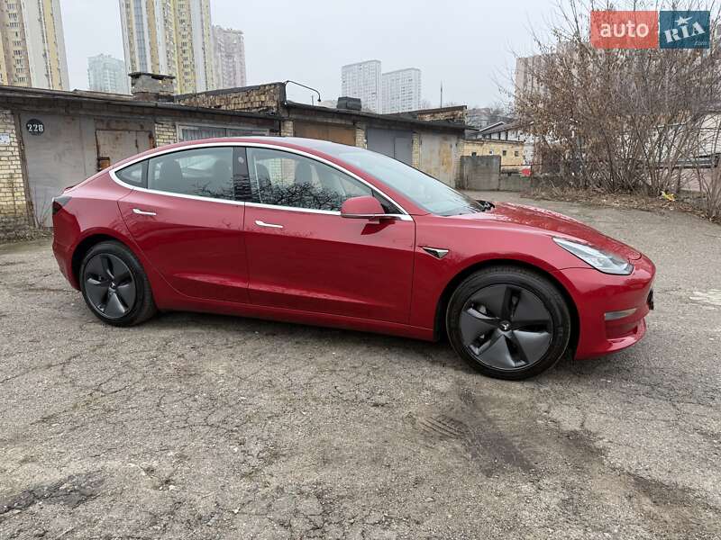 Седан Tesla Model 3 2018 в Киеве