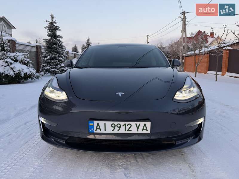 Седан Tesla Model 3 2022 в Киеве