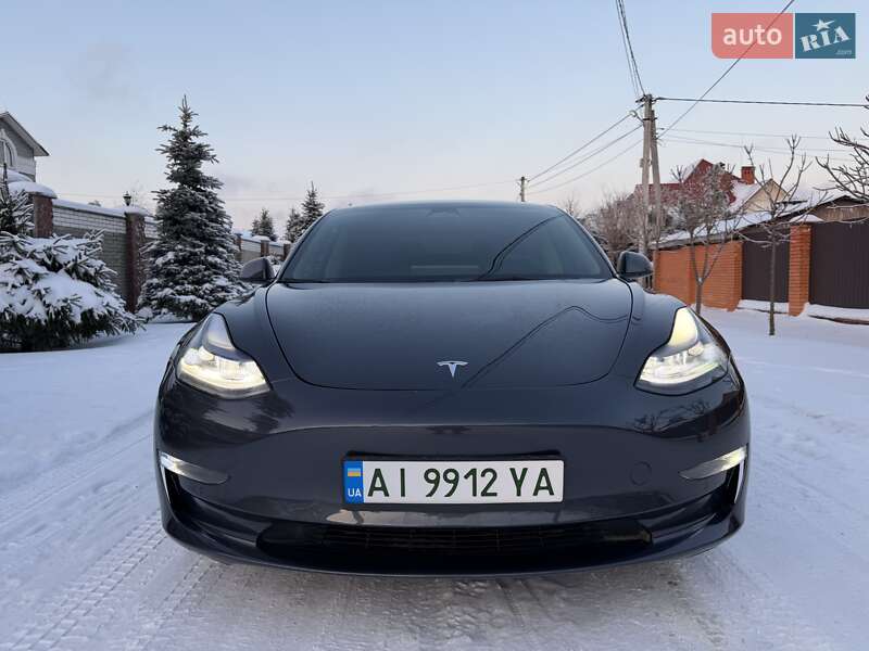 Седан Tesla Model 3 2022 в Киеве