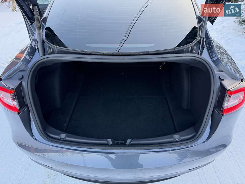 Седан Tesla Model 3 2022 в Киеве