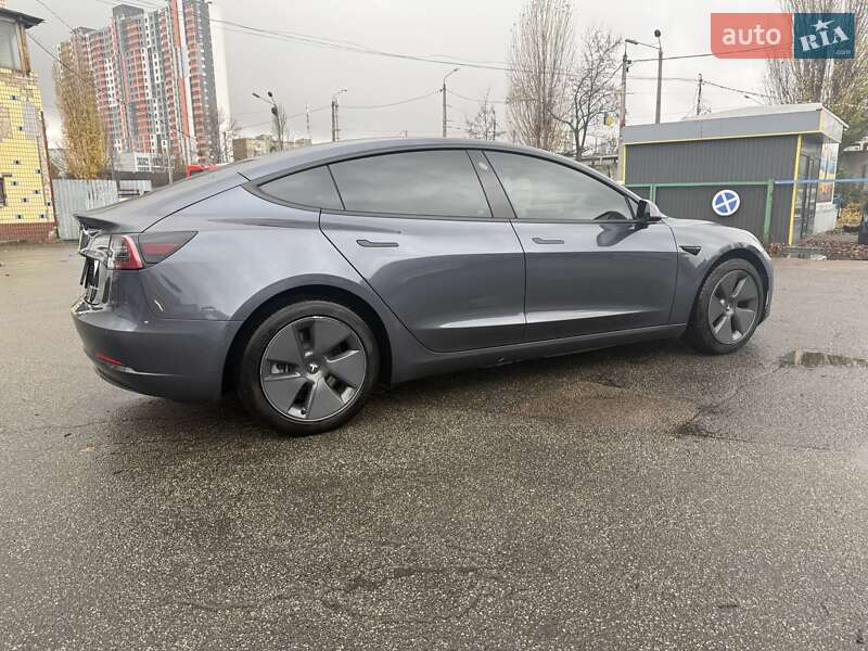 Седан Tesla Model 3 2022 в Киеве