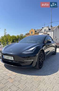 Седан Tesla Model 3 2021 в Львове