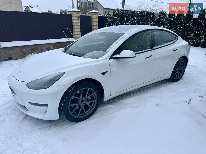 Седан Tesla Model 3 2021 в Виннице