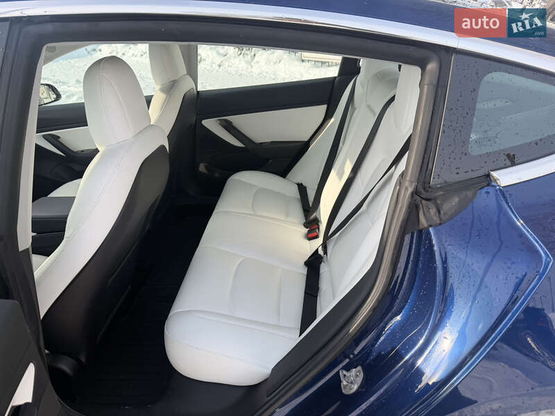 Седан Tesla Model 3 2019 в Тернополе