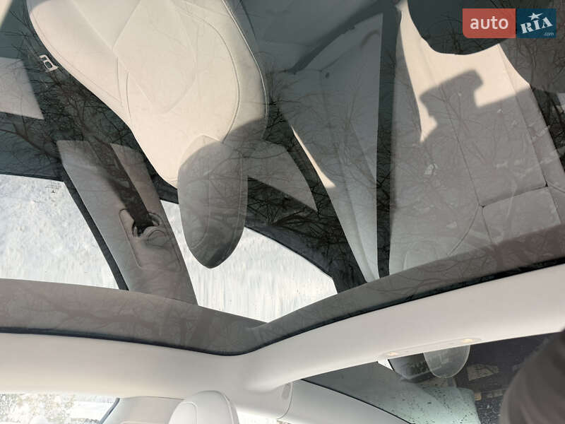 Седан Tesla Model 3 2019 в Тернополе