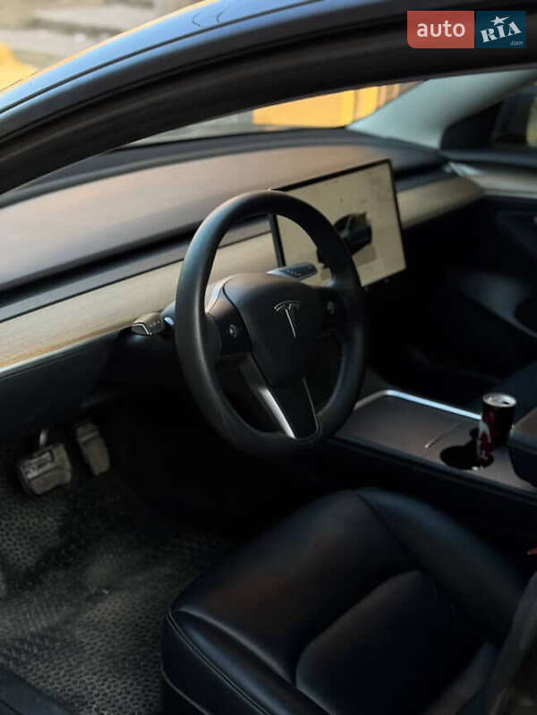 Седан Tesla Model 3 2022 в Ивано-Франковске