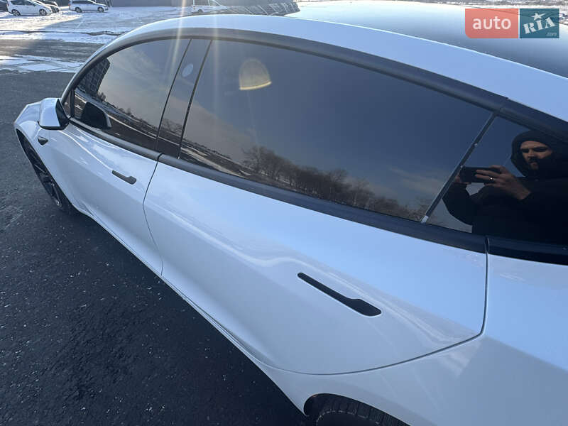 Седан Tesla Model 3 2022 в Черкассах