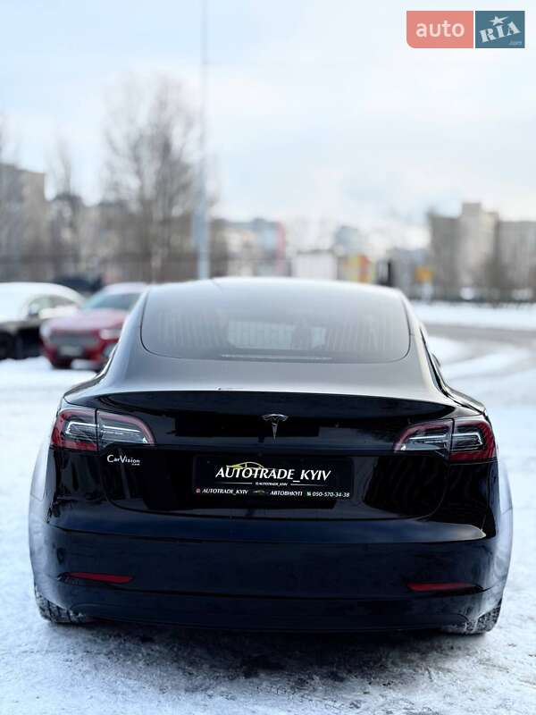 Седан Tesla Model 3 2020 в Киеве