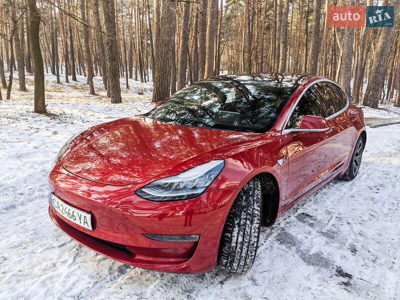 Седан Tesla Model 3 2018 в Черкассах