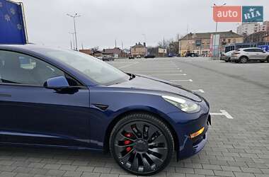 Седан Tesla Model 3 2023 в Виннице