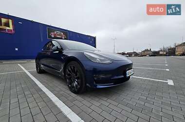 Седан Tesla Model 3 2023 в Виннице