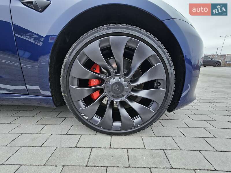 Седан Tesla Model 3 2023 в Виннице