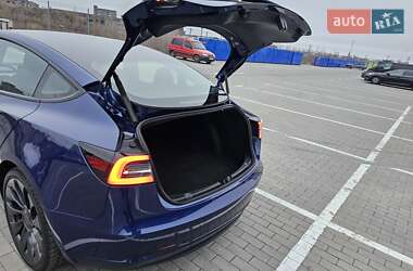 Седан Tesla Model 3 2023 в Виннице