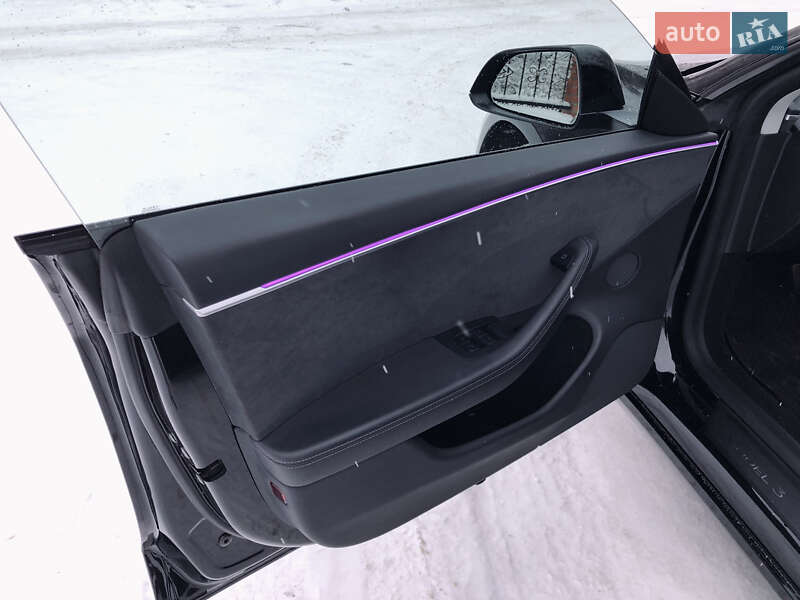Седан Tesla Model 3 2024 в Ирпене