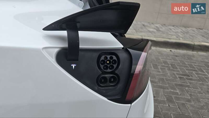 Седан Tesla Model 3 2019 в Одессе