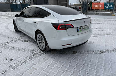Седан Tesla Model 3 2021 в Николаеве