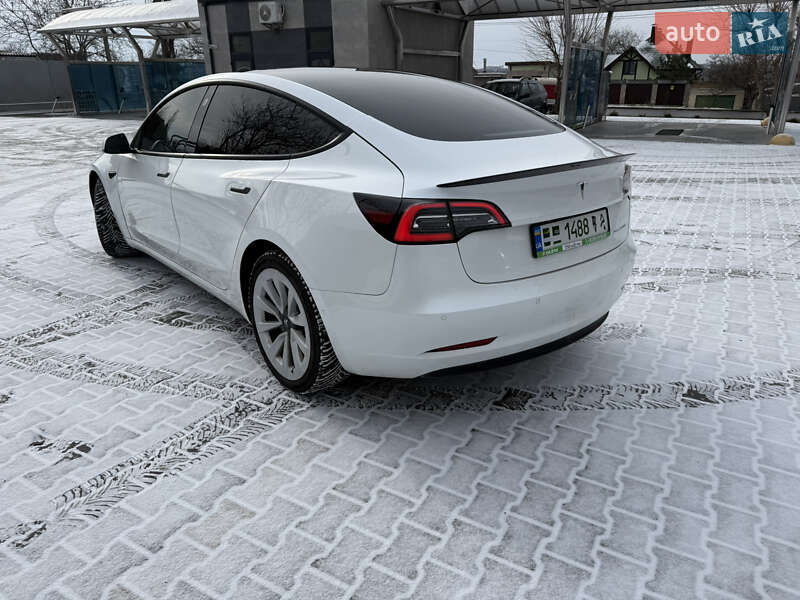 Седан Tesla Model 3 2021 в Николаеве