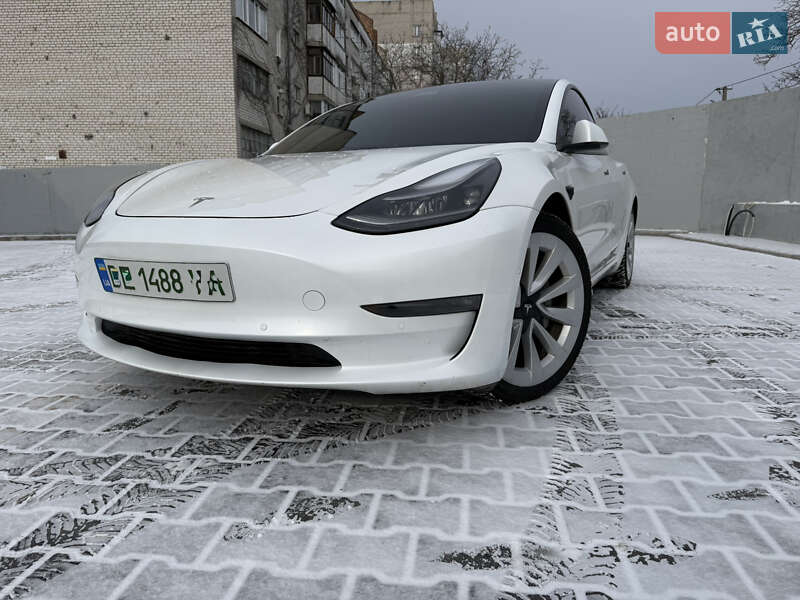 Седан Tesla Model 3 2021 в Николаеве