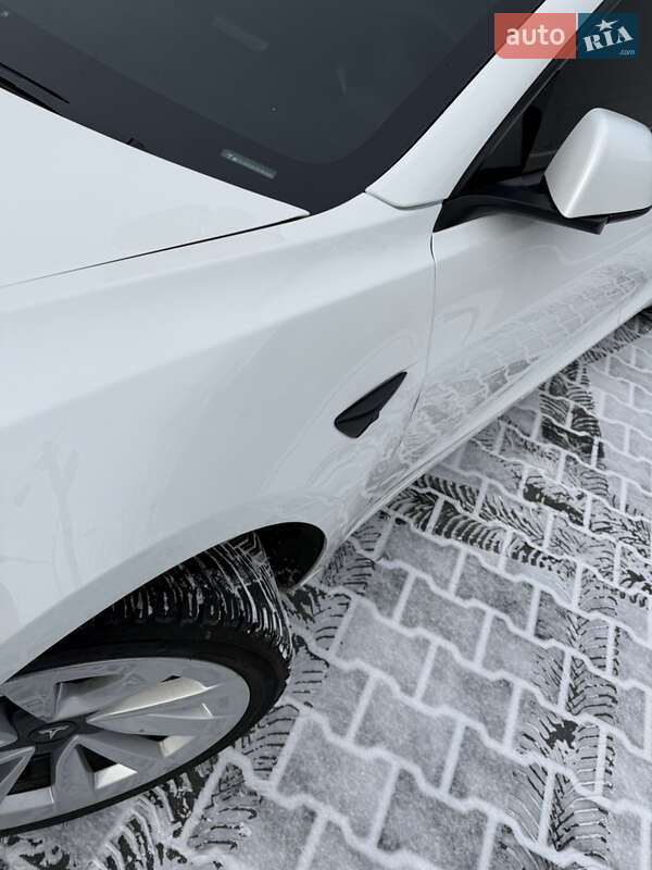 Седан Tesla Model 3 2021 в Николаеве