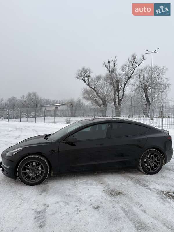 Седан Tesla Model 3 2019 в Черновцах