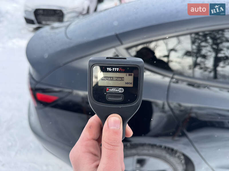 Седан Tesla Model 3 2022 в Умани