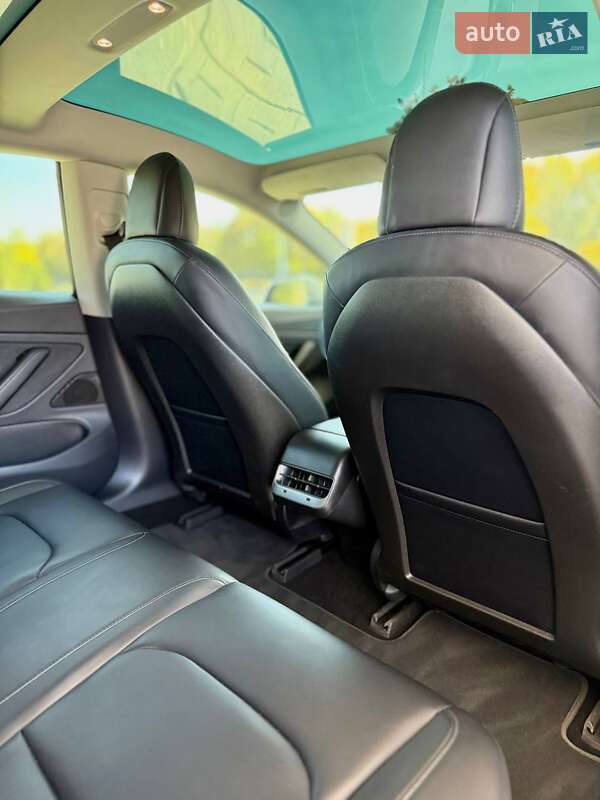 Седан Tesla Model 3 2019 в Днепре