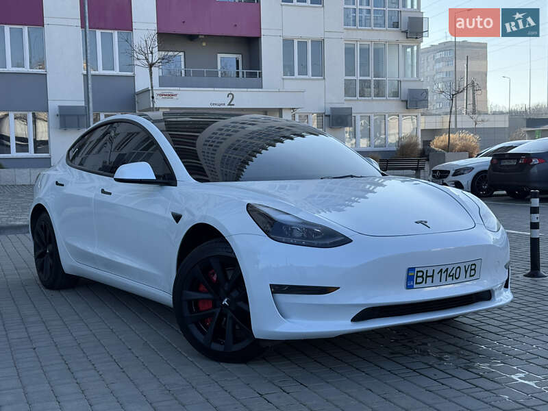 Седан Tesla Model 3 2023 в Одессе