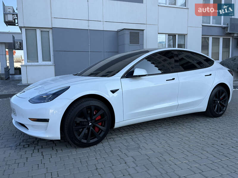 Седан Tesla Model 3 2023 в Одессе