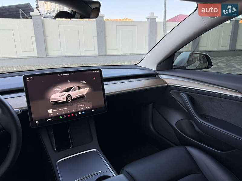 Седан Tesla Model 3 2023 в Одессе