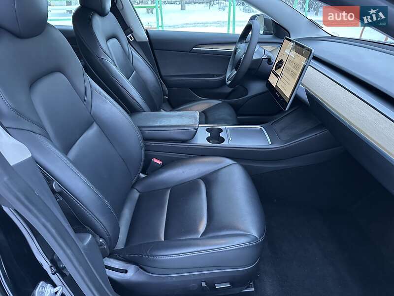 Седан Tesla Model 3 2022 в Рівному