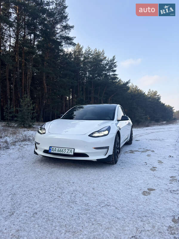 Седан Tesla Model 3 2021 в Кременчуге