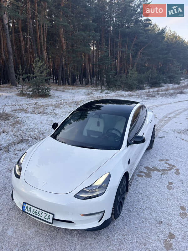Седан Tesla Model 3 2021 в Кременчуге