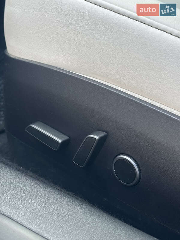 Седан Tesla Model 3 2021 в Кременчуге