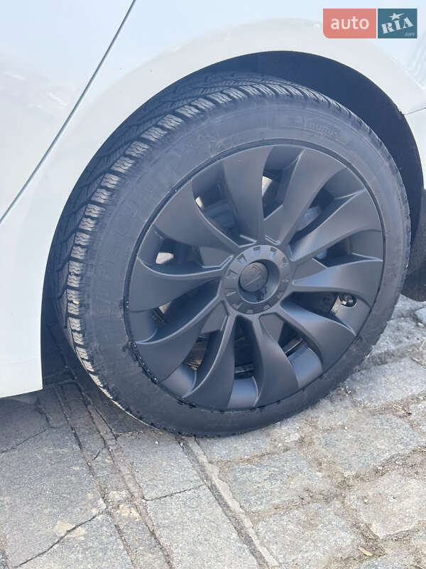 Седан Tesla Model 3 2021 в Кременчуге