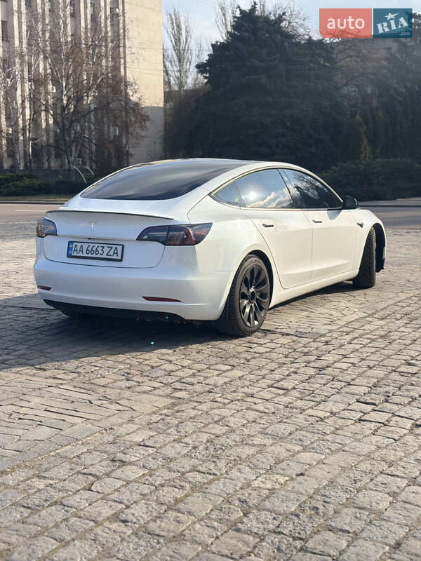 Седан Tesla Model 3 2021 в Кременчуге