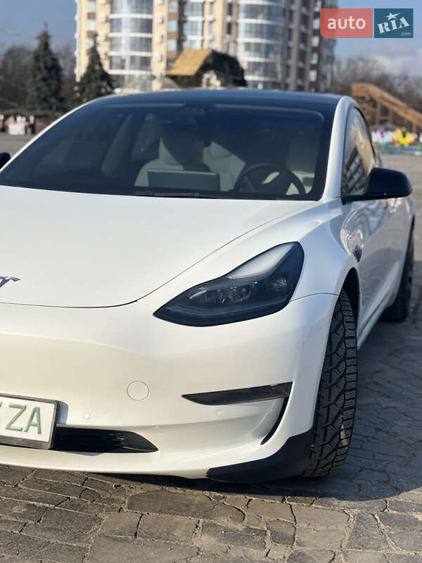 Седан Tesla Model 3 2021 в Кременчуге