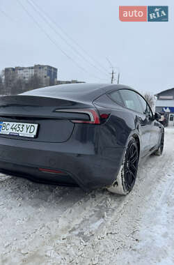 Седан Tesla Model 3 2024 в Львове