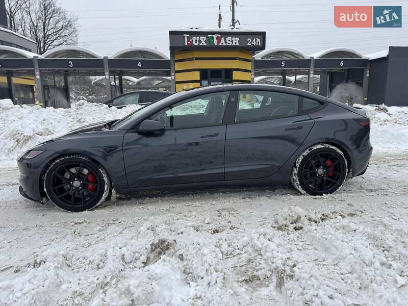 Седан Tesla Model 3 2024 в Львове